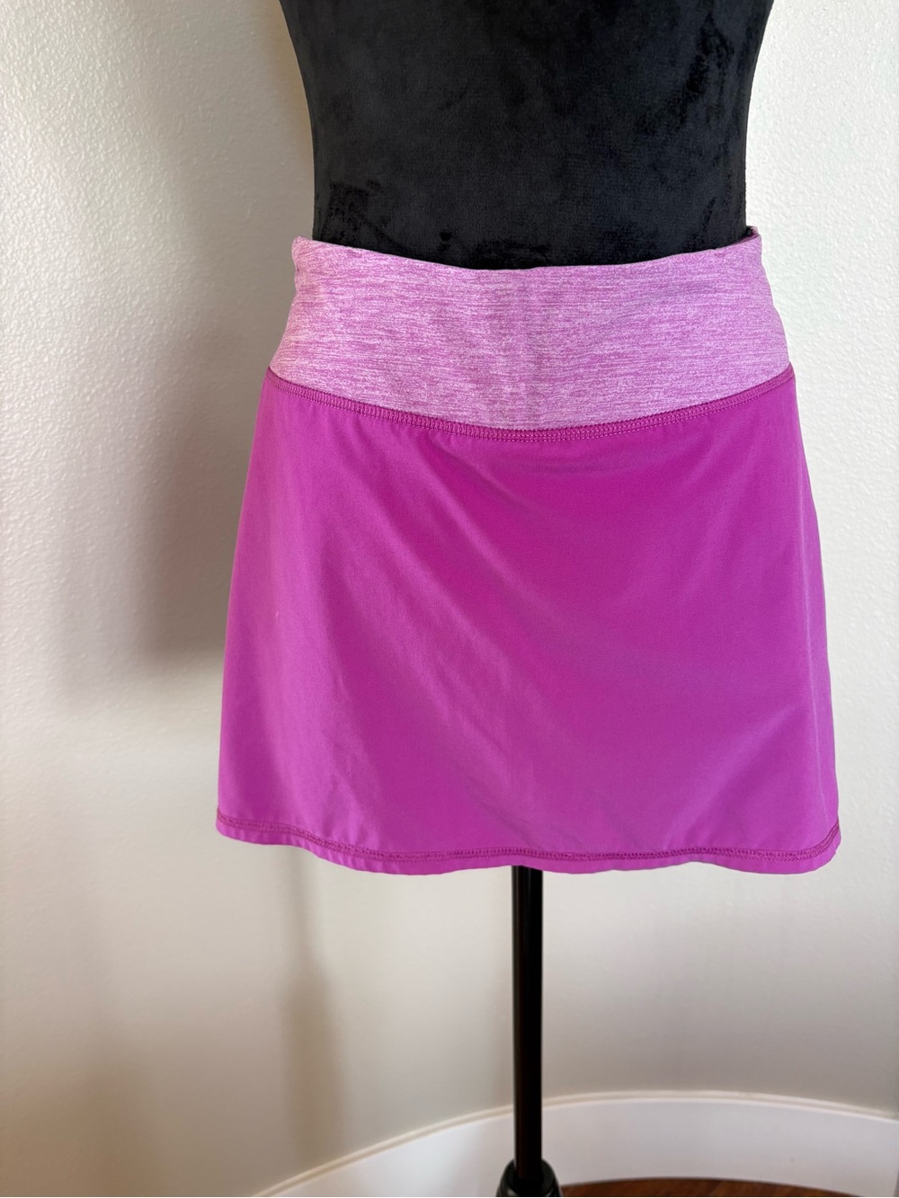 Lululemon Women’s Active Skort in Bright Magenta